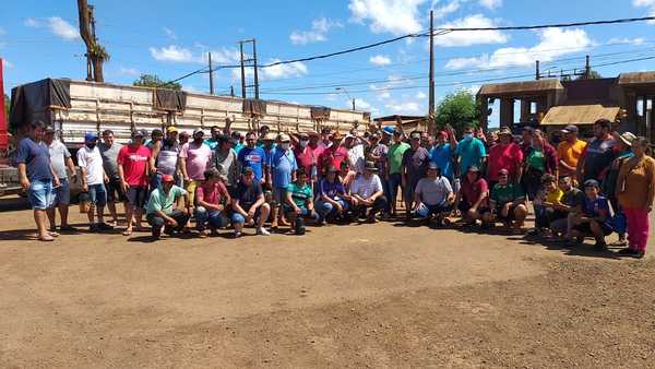 Camioneros están de brazos caídos en reclamo por reajuste de precio del flete