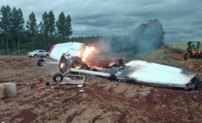 Fallido despegue de avioneta deja al piloto y el mecánico muertos