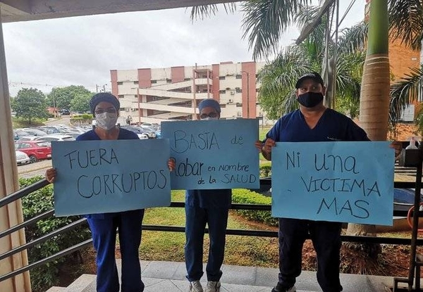 Diario HOY | Trabajadores de Salud del Hospital de Clínicas realizarán cierres intermitentes sobre la Avenida Mariscal López