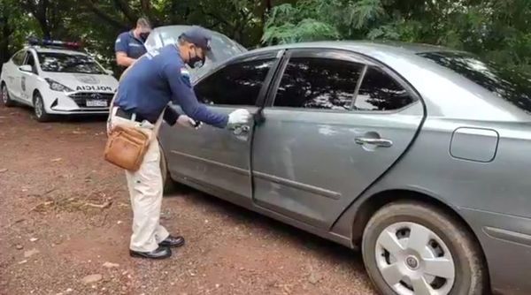 Abandonan vehículo utilizado para perpetrar atraco a cambistas - ABC en el Este - ABC Color