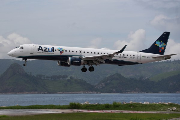 La aerolínea brasileña Azul aumenta sus pérdidas un 350,9 % en 2020 por la pandemia - MarketData