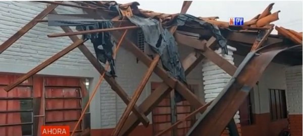 Cae techo de una escuela en Carapeguá | Noticias Paraguay