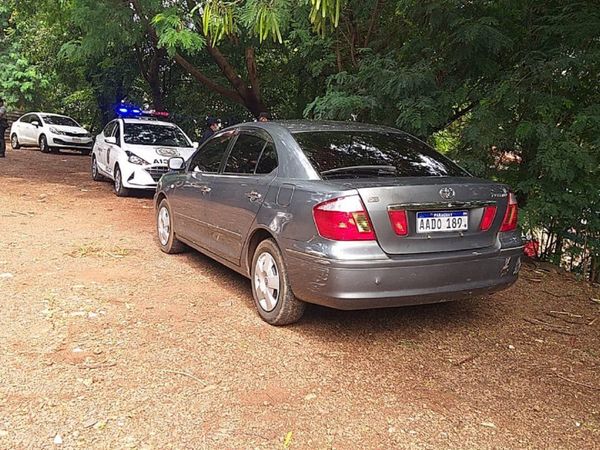 Policía recupera vehículo robado utilizado en asalto a cambistas