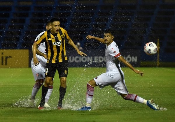 Guaraní empata y avanza de ronda | Noticias Paraguay
