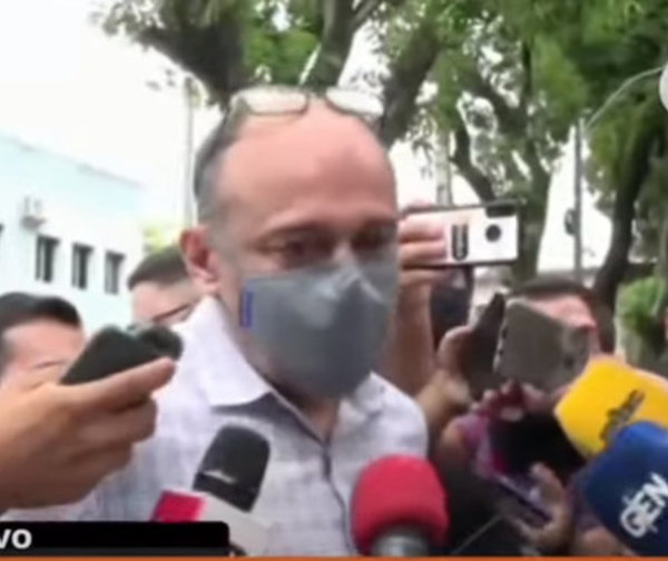 Viceministro Rolón se quiebra y pide perdón tras visitar el INERAM