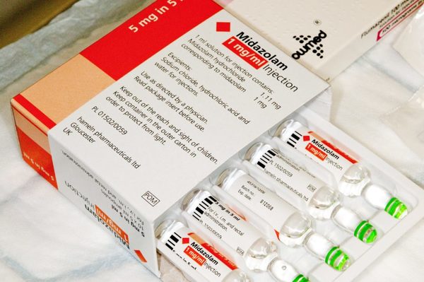 Laboratorio Dutriec afirma tener 300.000 dosis disponibles de midazolam para Salud