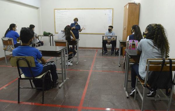 Directores confirman que 21 colegios ya cerraron sus aulas por contagios - Nacionales - ABC Color