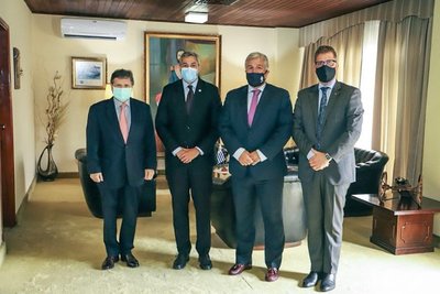 Cooperación económica es la prioridad en alianza de Uruguay y Paraguay