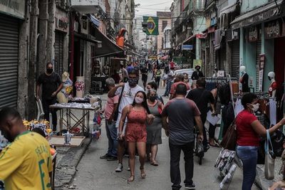 La confianza de los consumidores en Brasil creció en julio con la desescalada - MarketData