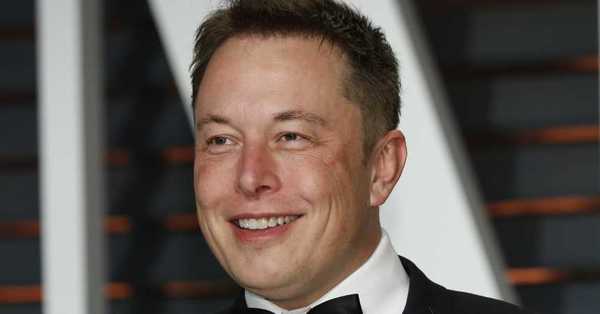 Cuando un joven Elon Musk repitió un examen de informática por tener una puntuación “demasiado alta” - C9N