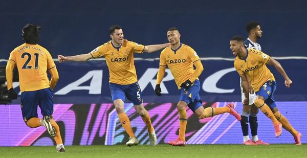 Richarlison impulsa al Everton en lucha por zona Champions - Fútbol - ABC Color
