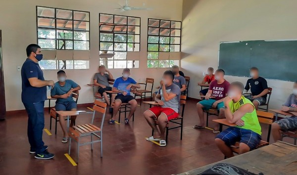 Más de 80 adolescentes inician clases en Centro Educativo Itauguá | El Independiente