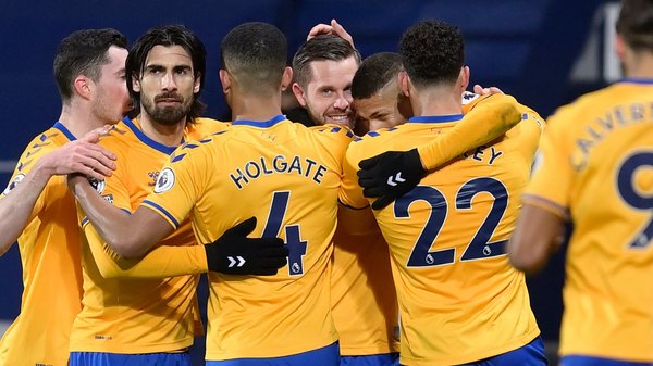 Richarlison impulsa al Everton a zona de Champions