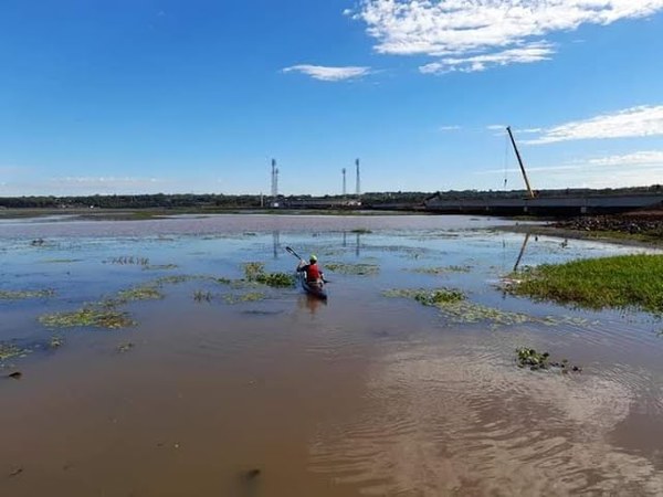 En condiciones poco favorable, se preparan atletas para competencia nacional de Canotaje
