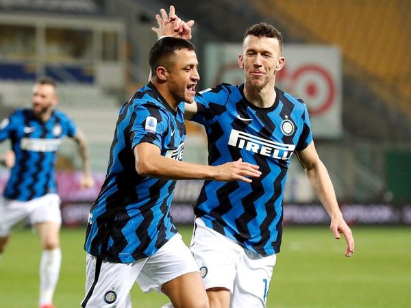 Alexis alarga su racha y hace más líder al Inter