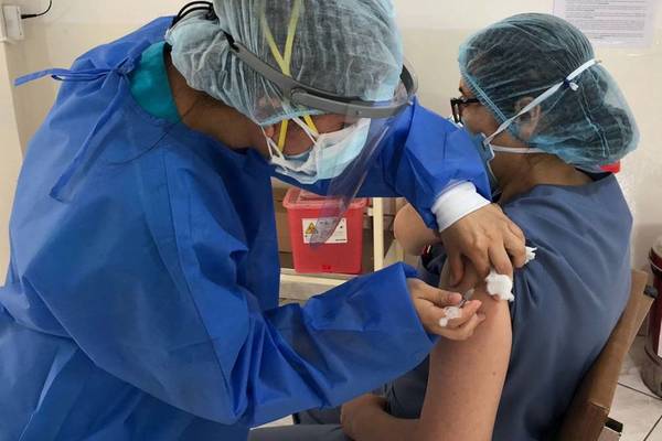 En Perú estarían vendiendo vacunas falsificadas