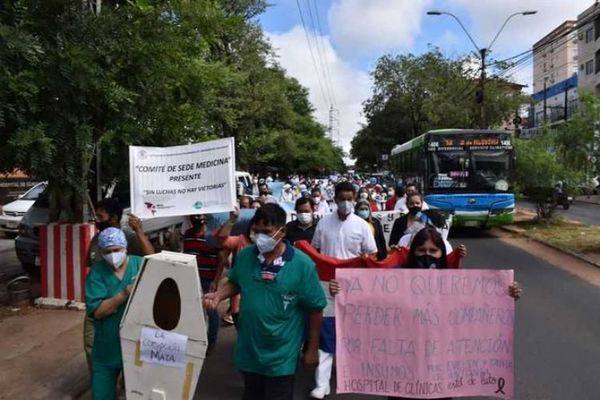 Funcionarios de Clínicas lamentan que el Ministerio no cumpla su promesa