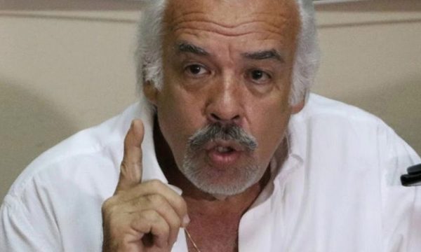 Extitular del Hospital de Trauma cañeó al ministro de Salud, Julio Mazzoleni