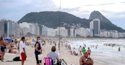 La Nación / Al borde del colapso, Brasil enfrenta fase más mortífera