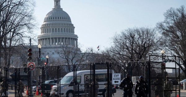 La Nación / Refuerzan la seguridad del Congreso de EEUU