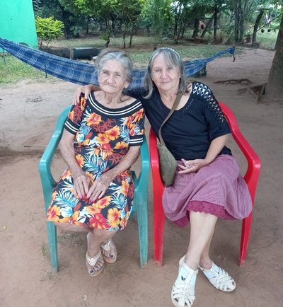 Crónica / Hermanas se reencuentran luego de ¡54 años!