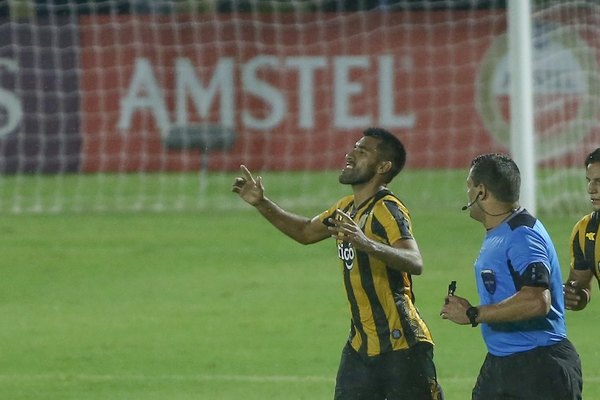 Crónica / “Nuestro juego no se vio por el estado del campo”