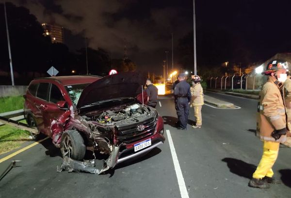 Conductora se quedó dormida y chocó en túnel Ñu Guasu - Nacionales - ABC Color