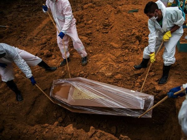 Brasil, al borde del colapso, vive la fase más mortífera de la pandemia