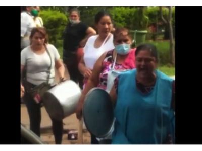 Protestan por falta de agua en Abasto