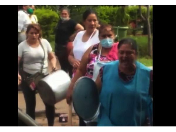 Protestan por falta de agua en Abasto