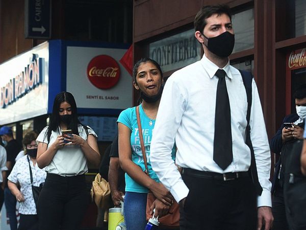 Relajo en las fiestas clandestinas dispara los contagios del virus