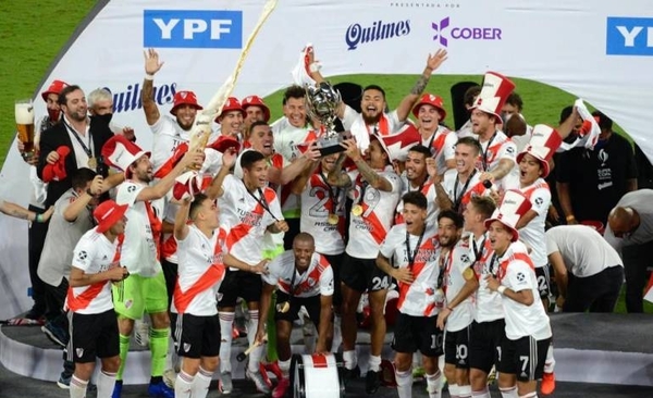 Diario HOY | Con dupla paraguaya, River goleó a Racing y se adjudicó la Supercopa Argentina