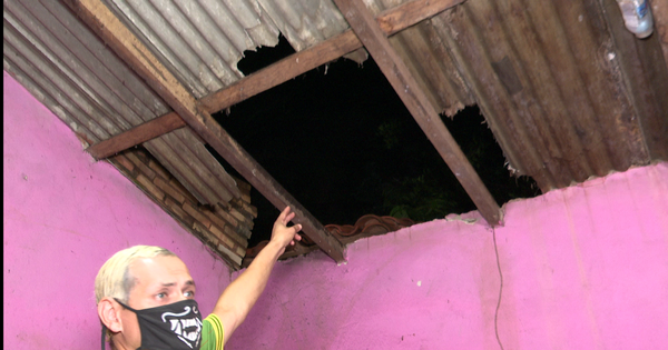Expareja de Johny Walker atropella su vivienda provocando destrozos
