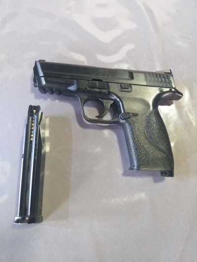 Detienen a presuntos motochorros que tenían en su poder una pistola de juguete