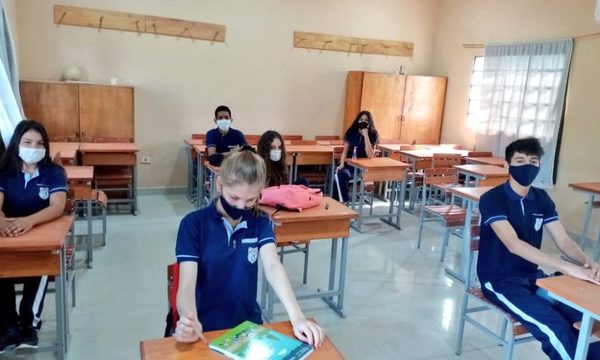 KOIKA entrega lavatorios para manos a 21 escuelas de Limpio