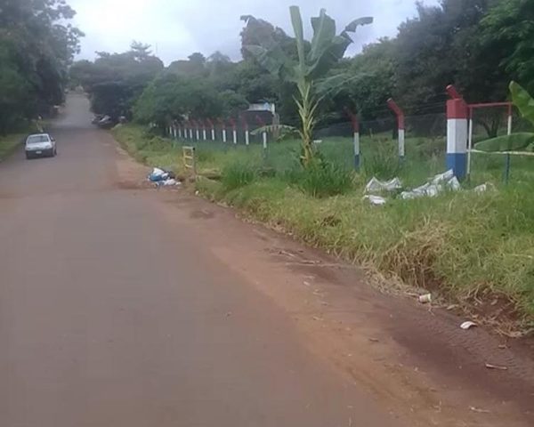Utilizan como vertedero arroyo en barrio Fátima de CDE