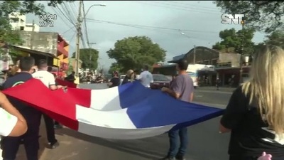 Funcionarios del SEME bloquean Avda Fernando de la Mora - SNT