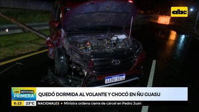 Conductora se quedó dormida al volante y chocó - ABC Noticias - ABC Color