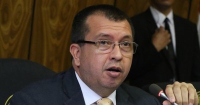 La Nación / Senador Derlis Osorio formará bancada independiente tras apartarse de Lilian Samaniego