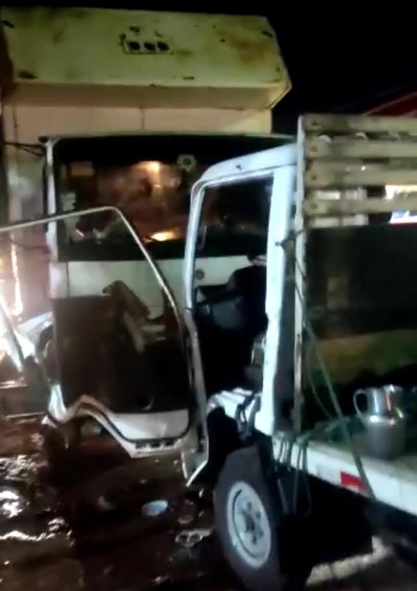 Camiones chocan de forma frontal en Coronel Oviedo – Prensa 5