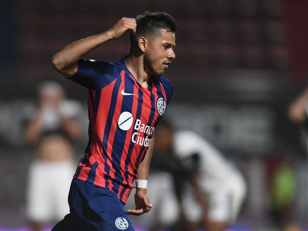 El mejor gol de Ángel Romero