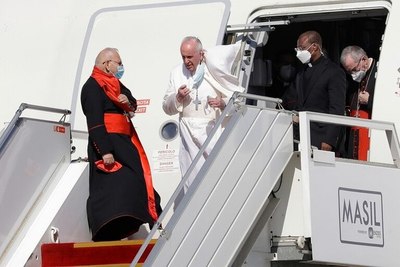 Papa Francisco hace historia al ser el primer papa en visitar Irak