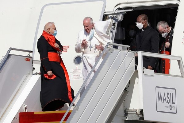 Papa Francisco hace historia al ser el primer papa en visitar Irak