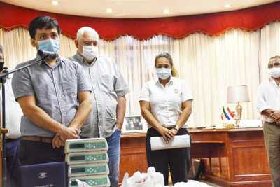 ENTREGA DE EQUIPAMIENTOS E INSUMOS AL HOSPITAL RESPIRATORIO DEL IPS ENCARNACIÓN.
