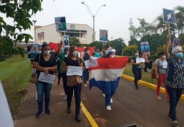 Diario HOY | "No pedimos la cabeza de nadie, pedimos insumos", afirman enfermeras