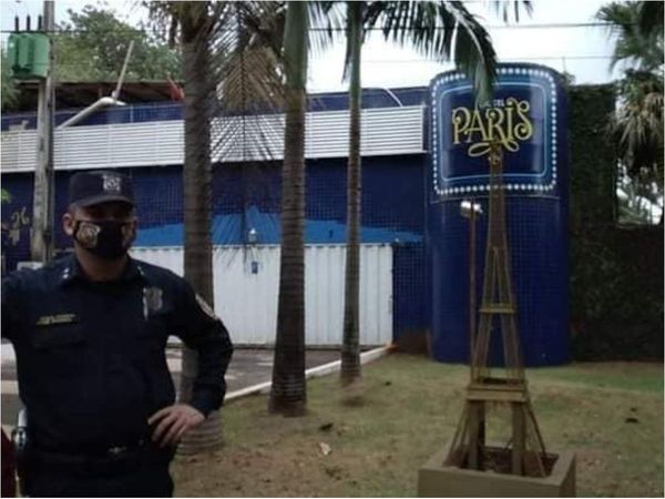 Chocó a motociclista en el apuro por entrar a un motel