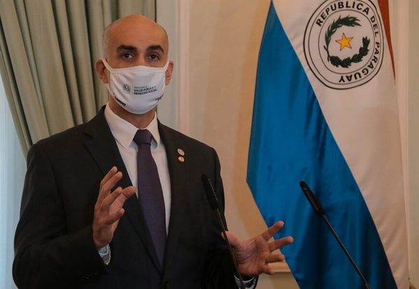 Julio Mazzoleni presentó renuncia como Ministro de Salud