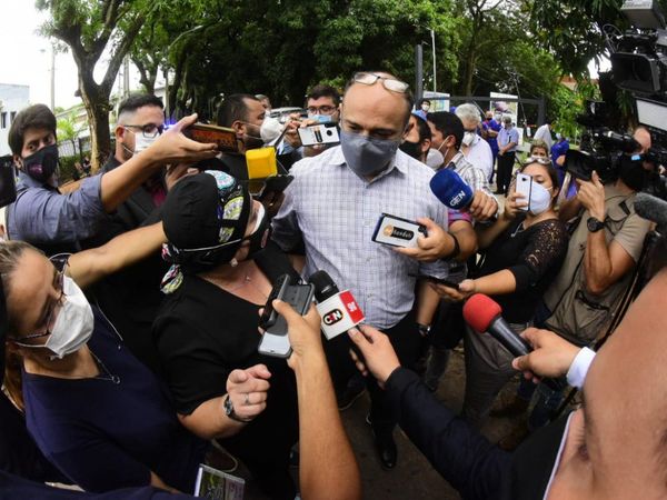 Critican a enfermera por hacer campaña con medicamentos 