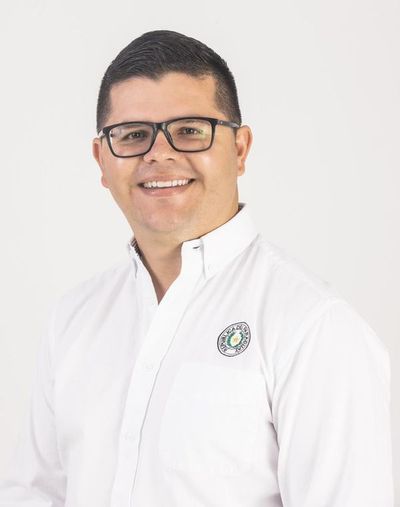 “Están descuidando su función”: cuestionan precandidatura de actuales autoridades y piden que renuncien - ABC en el Este - ABC Color