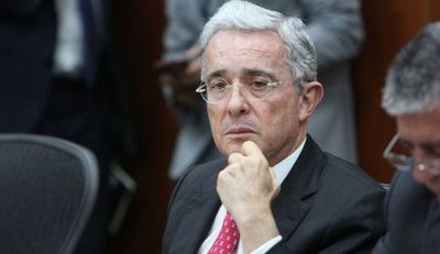 Fiscal pide archivar investigación penal contra expresidente Uribe en Colombia